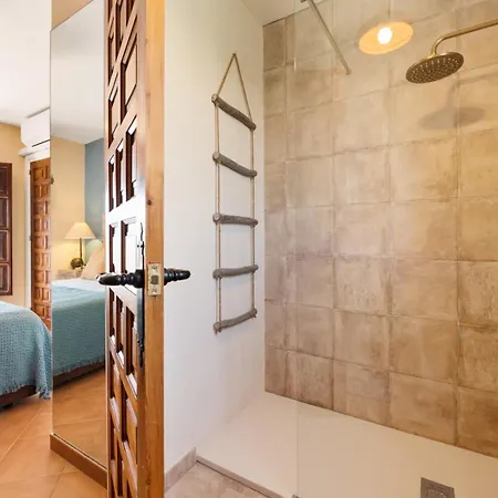 Charming Two Bedroom House Marbella