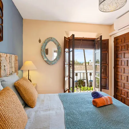 Charming Two Bedroom House Dom wakacyjny